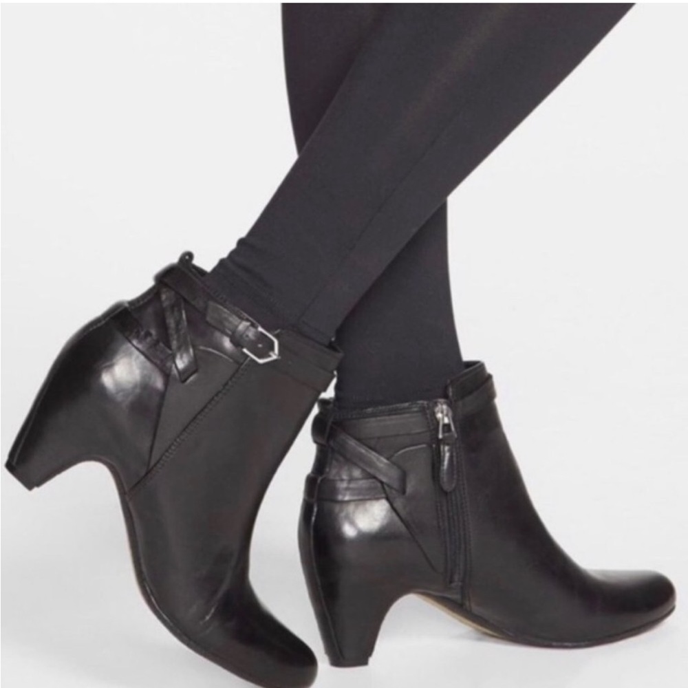 SAM EDELMAN Maddox Black Soft Leather Wrapped Heel Ankle Booties Wearable Art